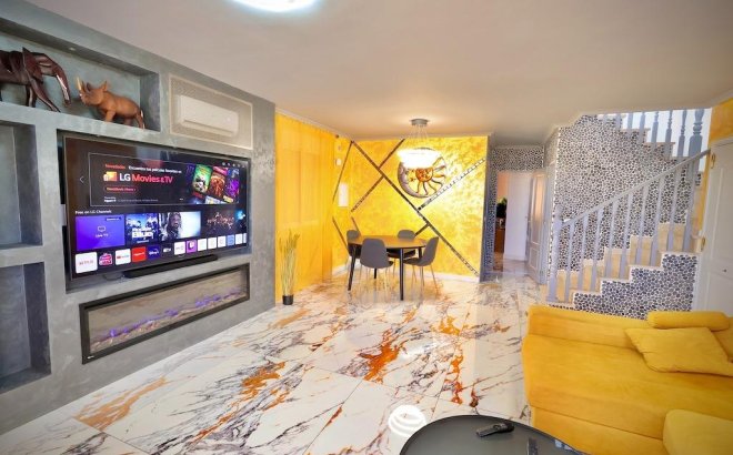 Resale - Villa -
San Miguel de Salinas - Inland