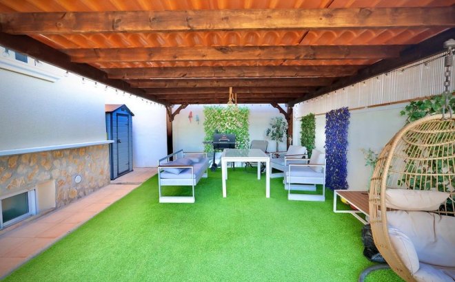 Resale - Villa -
San Miguel de Salinas - Inland