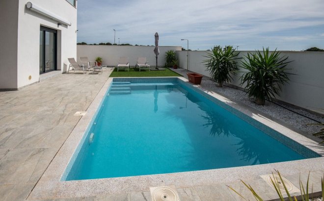 Resale - Villa -
Pinar de Campoverde - LOS ROMEROS