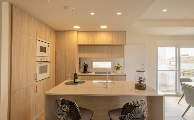 Revente - Appartement -
San Miguel de Salinas - Inland