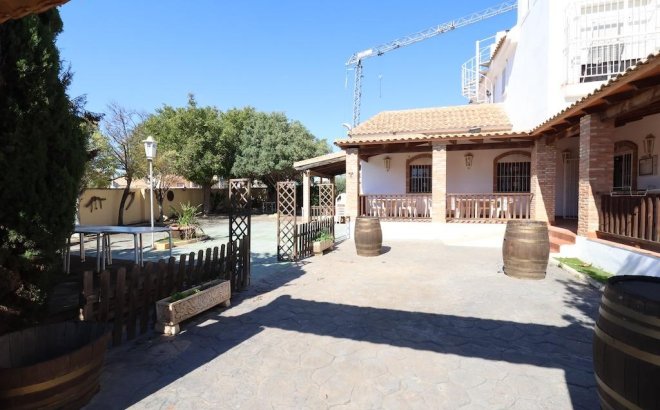 Resale - Commercial -
Orihuela Costa - Costa Blanca