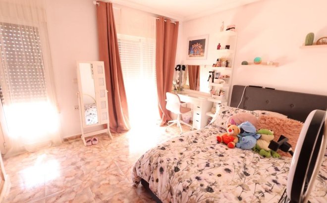 Resale - Commercial -
Orihuela Costa - Costa Blanca