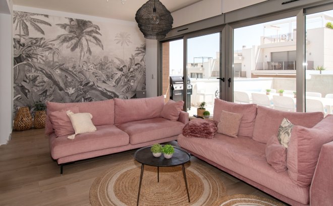 Resale - Villa -
Orihuela Costa - Costa Blanca