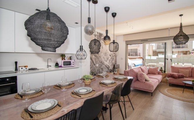 Resale - Villa -
Orihuela Costa - Costa Blanca