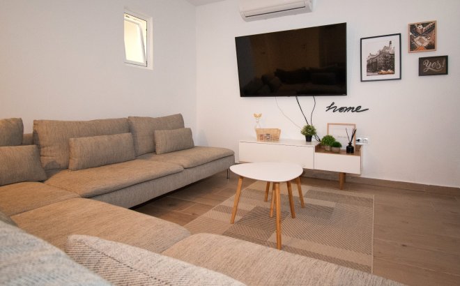 Resale - Villa -
Orihuela Costa - Costa Blanca