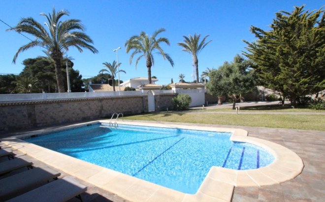 Resale - Villa -
Orihuela Costa - Costa Blanca