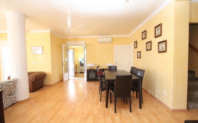 Resale - Villa -
Orihuela Costa - Costa Blanca