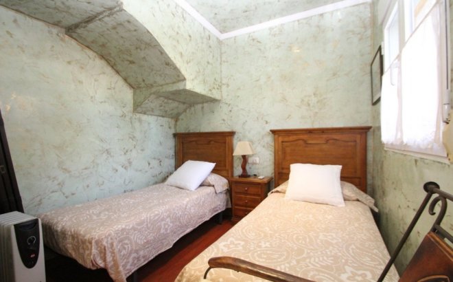 Resale - Villa -
Orihuela Costa - Costa Blanca