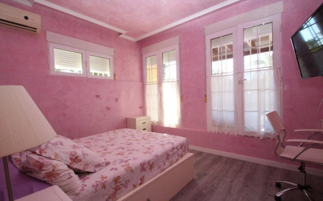 Resale - Villa -
Orihuela Costa - Costa Blanca