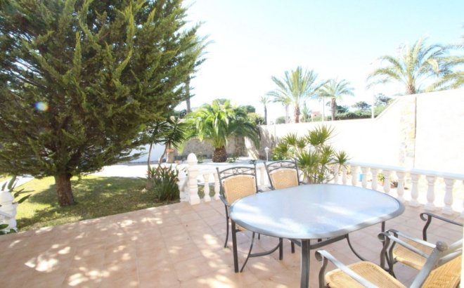Resale - Villa -
Orihuela Costa - Costa Blanca