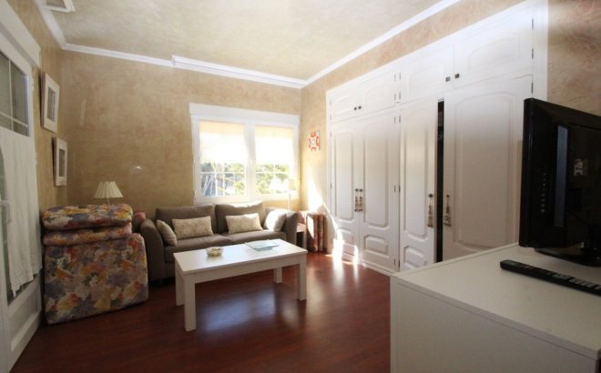 Resale - Villa -
Orihuela Costa - Costa Blanca