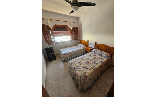 Resale - Bungalow -
Pilar de la Horadada - Costa Blanca