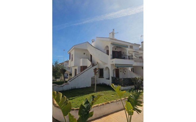 Resale - Bungalow -
Pilar de la Horadada - Costa Blanca