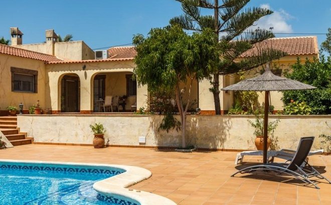 Herverkoop - Villa -
Los Montesinos - Montesinos  Los