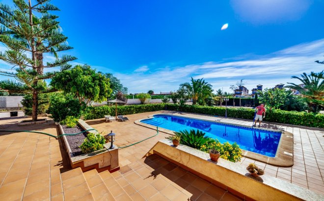 Herverkoop - Villa -
Los Montesinos - Montesinos  Los