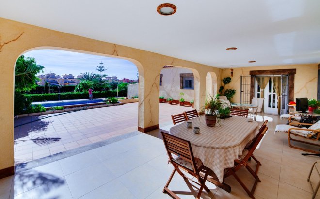 Herverkoop - Villa -
Los Montesinos - Montesinos  Los