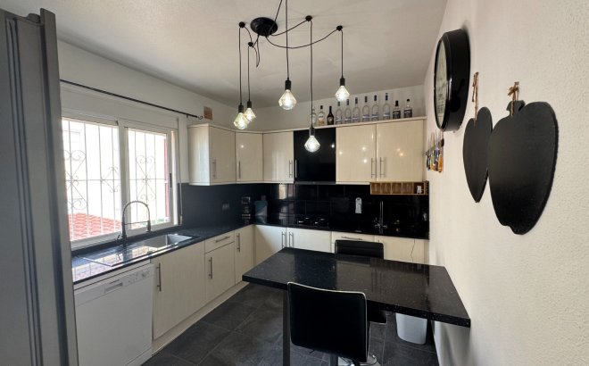 Resale - Apartment -
San Miguel de Salinas - Inland