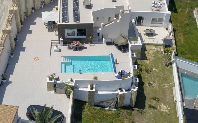 Resale - Villa -
Rojales - Inland