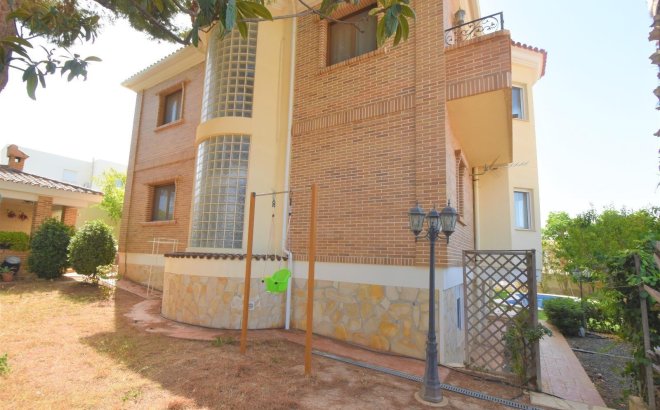 Resale - Villa -
Rojales - Ciudad Quesada