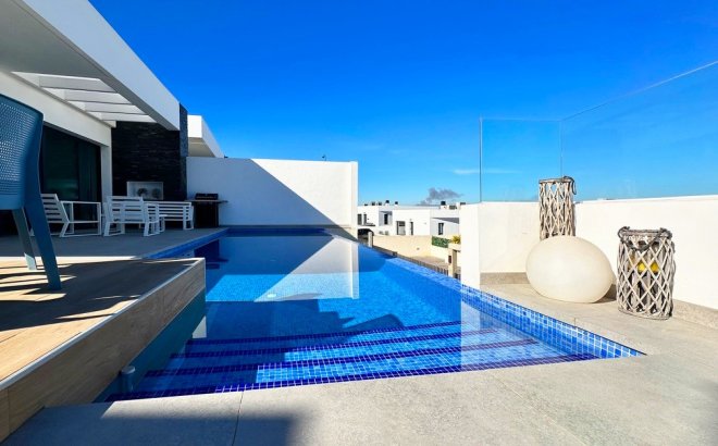 Herverkoop - Villa -
Rojales - Inland