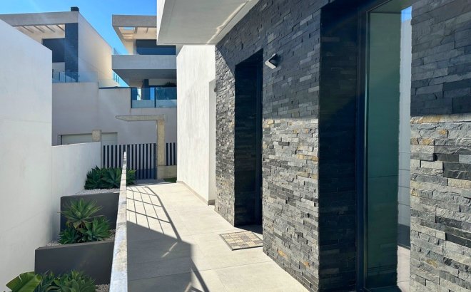 Herverkoop - Villa -
Rojales - Inland