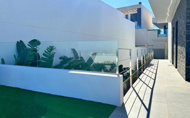 Herverkoop - Villa -
Rojales - Inland