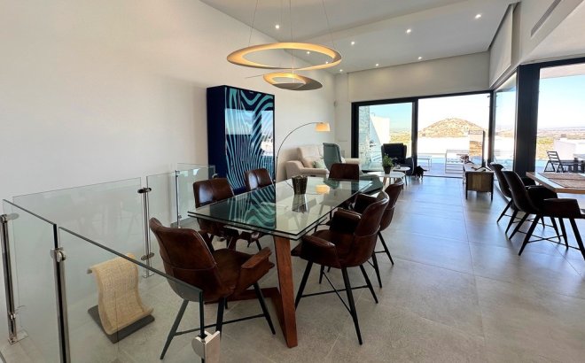 Herverkoop - Villa -
Rojales - Inland