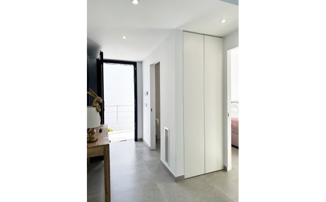 Herverkoop - Villa -
Rojales - Inland