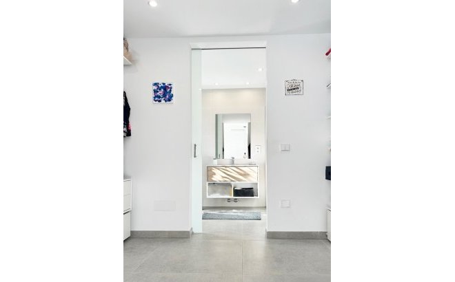 Herverkoop - Villa -
Rojales - Inland