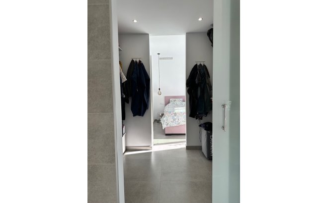 Herverkoop - Villa -
Rojales - Inland