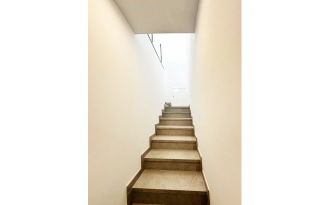 Herverkoop - Villa -
Rojales - Inland