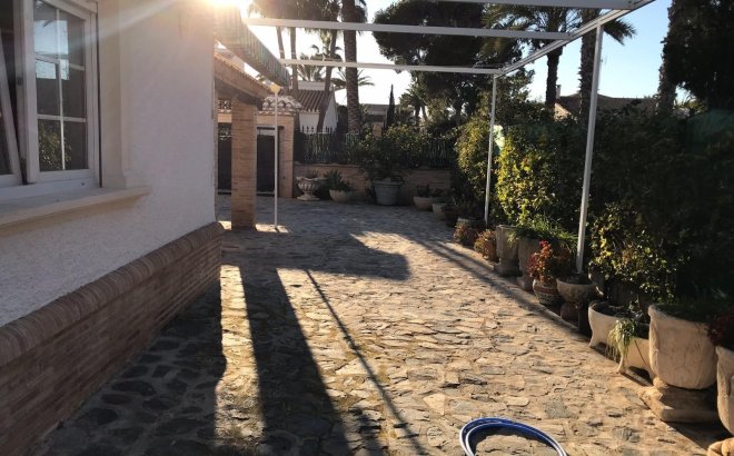 Revente - Villa -
Orihuela Costa - Cabo Roig