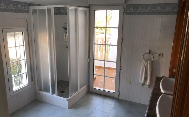 Revente - Villa -
Orihuela Costa - Cabo Roig