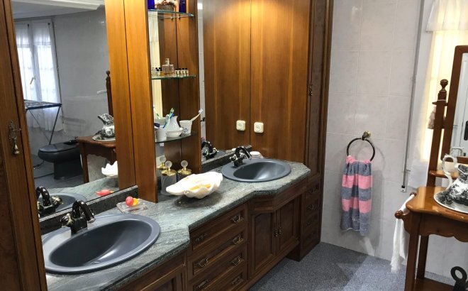 Revente - Villa -
Orihuela Costa - Cabo Roig