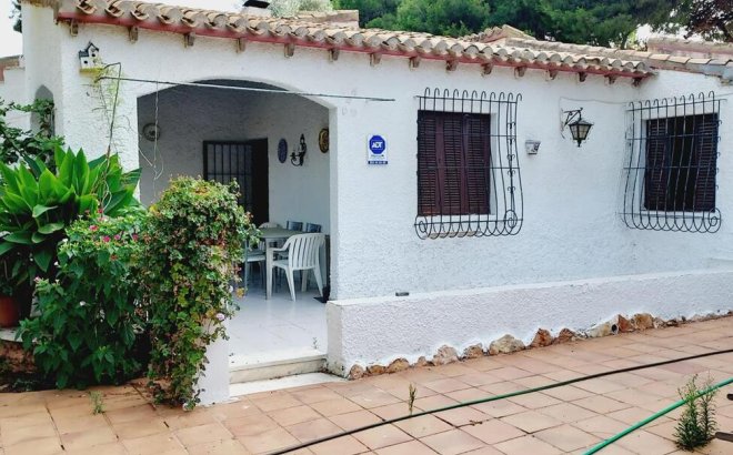 Resale - Villa -
Orihuela Costa - Punta Prima