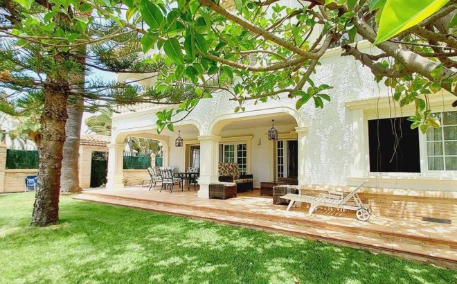 Revente - Villa -
Orihuela Costa - Cabo Roig