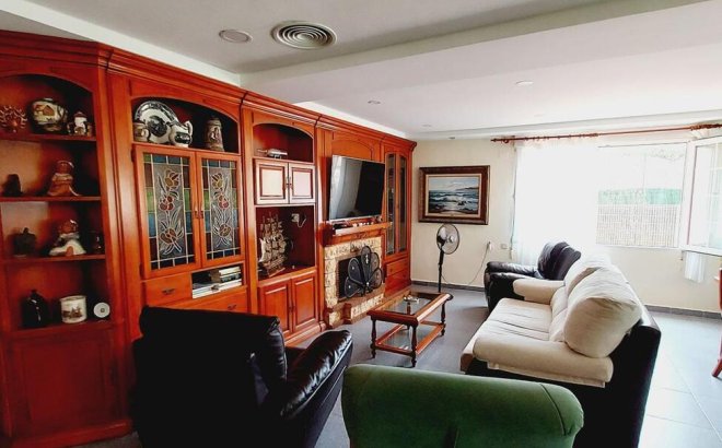 Revente - Villa -
Orihuela Costa - Cabo Roig