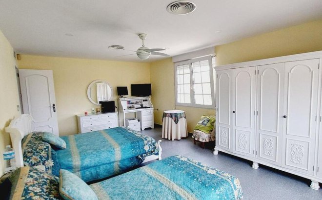 Revente - Villa -
Orihuela Costa - Cabo Roig