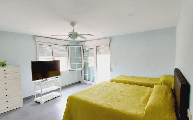 Revente - Villa -
Orihuela Costa - Cabo Roig