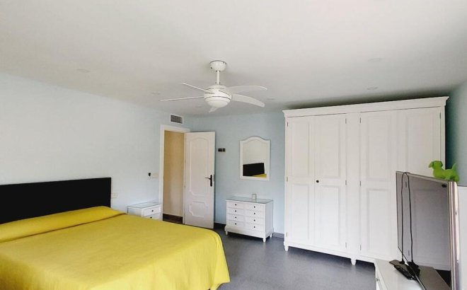 Revente - Villa -
Orihuela Costa - Cabo Roig