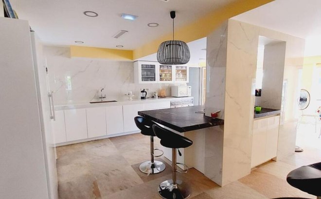 Revente - Villa -
Orihuela Costa - Cabo Roig