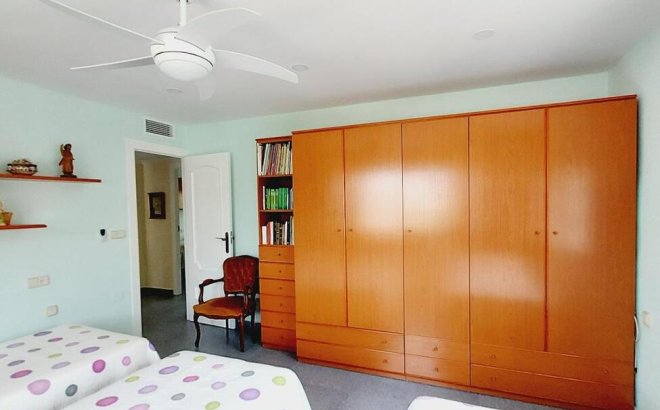 Revente - Villa -
Orihuela Costa - Cabo Roig