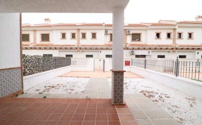 Herverkoop - Town House -
San Miguel de Salinas - Inland