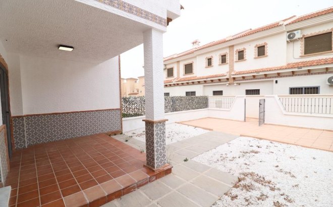 Herverkoop - Town House -
San Miguel de Salinas - Inland