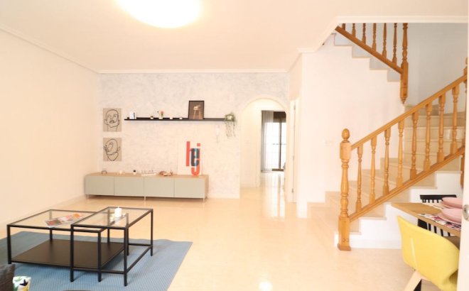 Herverkoop - Town House -
San Miguel de Salinas - Inland