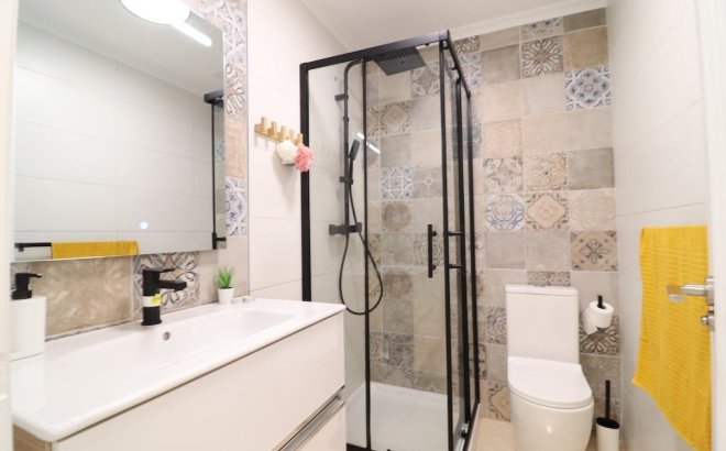 Herverkoop - Town House -
San Miguel de Salinas - Inland