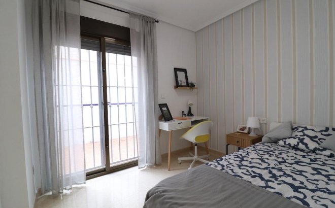 Herverkoop - Town House -
San Miguel de Salinas - Inland