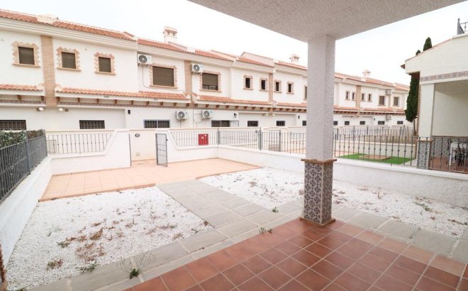 Herverkoop - Town House -
San Miguel de Salinas - Inland