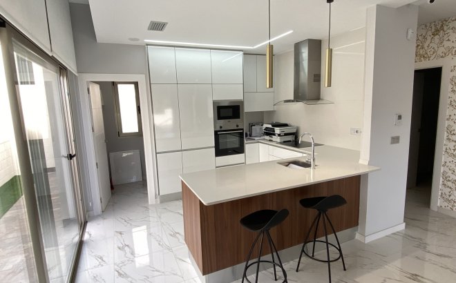 Revente - Villa -
Orihuela Costa - PAU 26