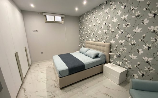 Revente - Villa -
Orihuela Costa - PAU 26